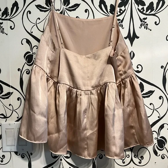 Express Satin Spaghetti Strap Peplum Top in Blush Pink - Picture 4 of 4